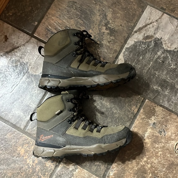 Danner Men’s vital trail Olive and Black Boots main image 8
